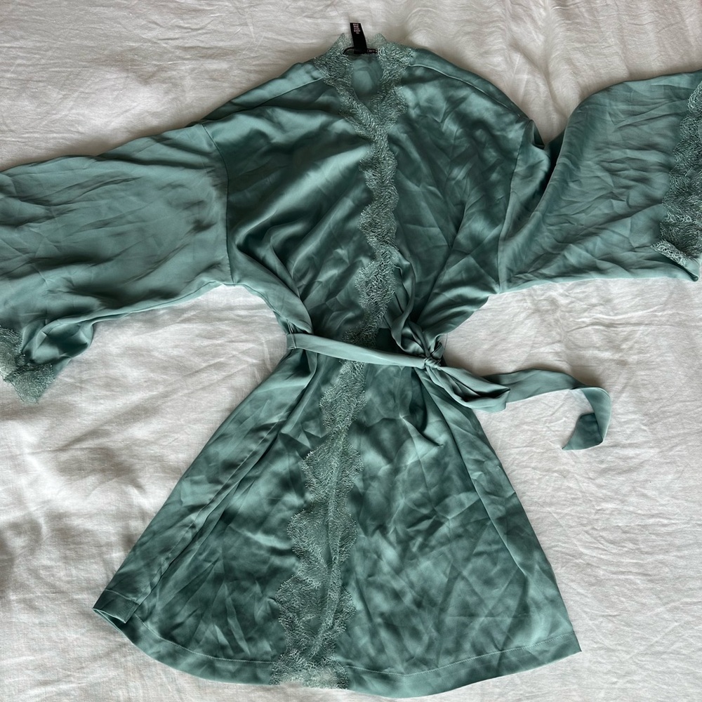 Like New Victoria Secret Lingerie Robe
